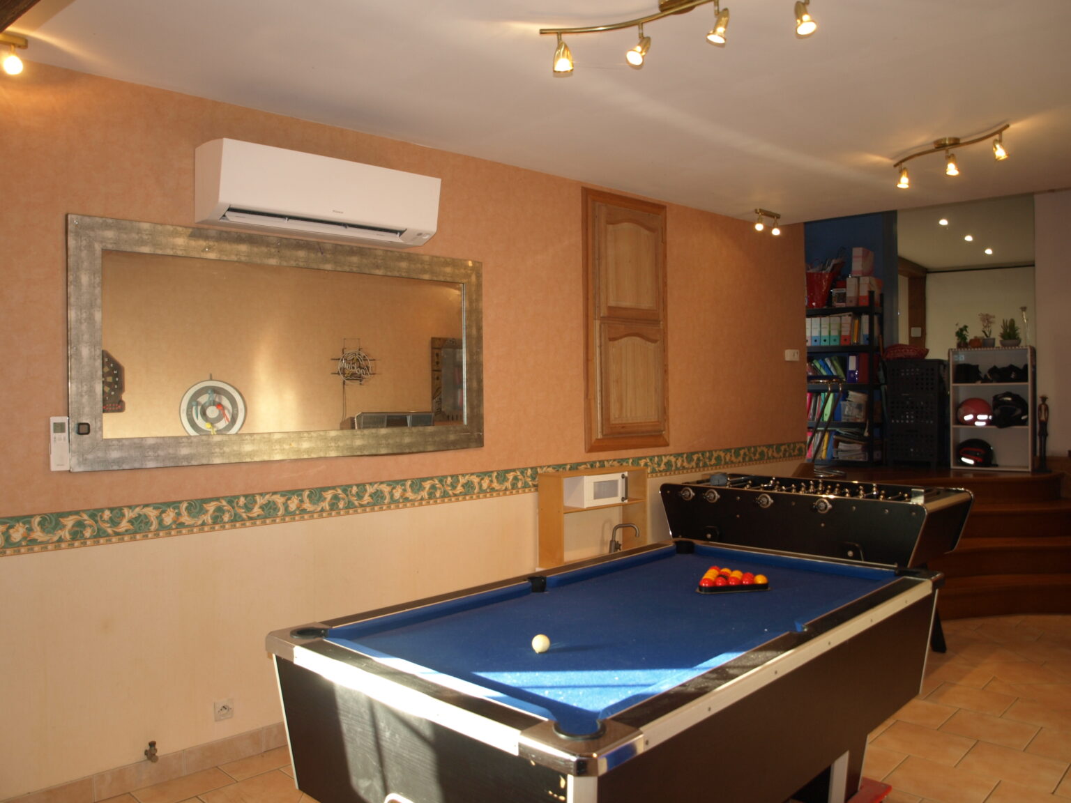 OLYMPUS DIGITAL CAMERA