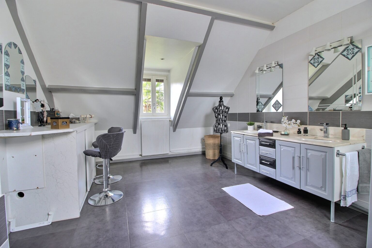 {"discarded_img":0,"scene":2}